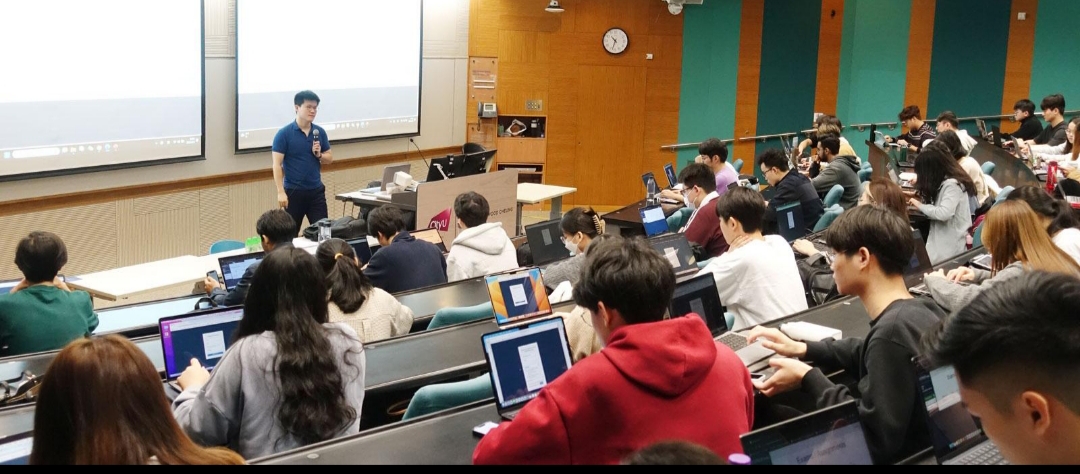 Finance Courses After 12th Commerce Without Maths